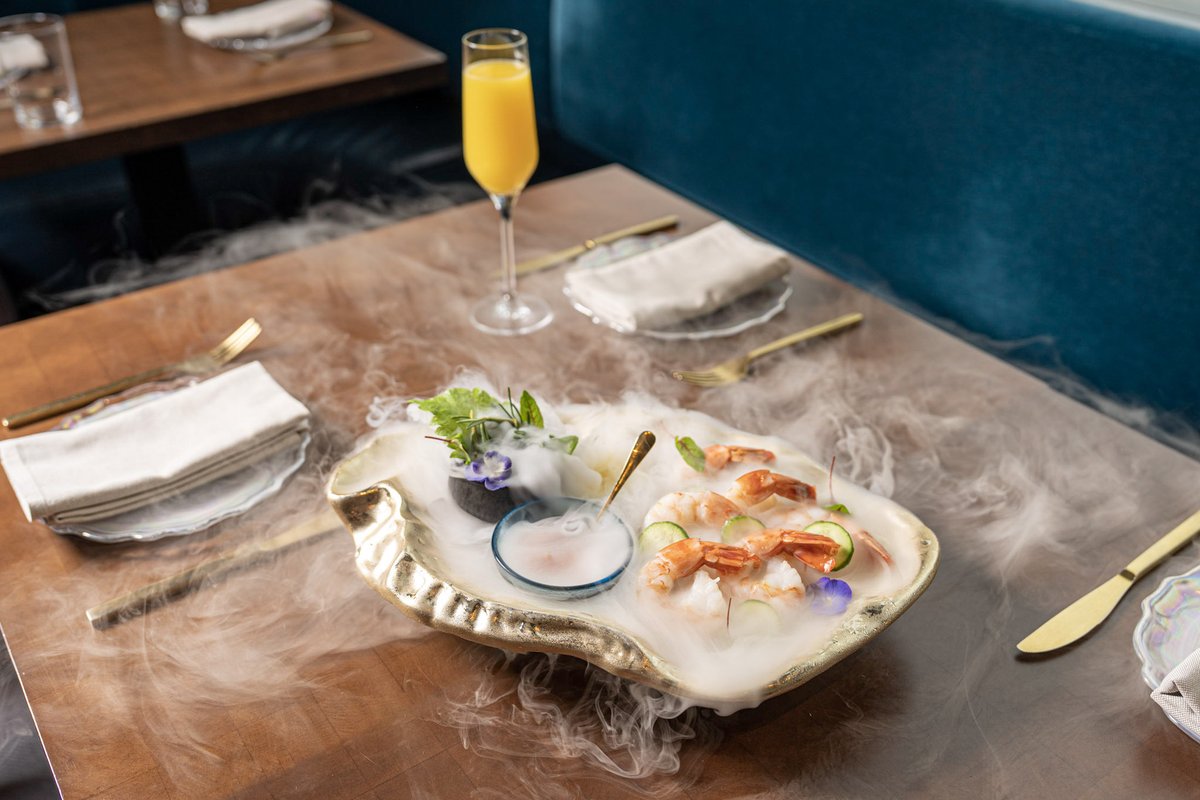 Give your weekend plans an Italian glam bump! Brunch and dinner reservations are available via Resy, or walk in and grab your spot at the bar.