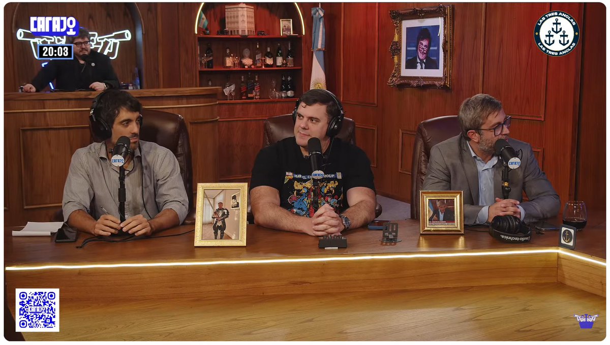 Insólito que Milei "esconda" al Gordo DAN como 1 de sus 12 mill. de seguidores, y no se haga cargo de las barbaridades que dice y hace. Raro seguidor este, que tiene la suerte de terminar hablando con todo el equipo económico en medio de la peor crisis de la economía del ciclo.