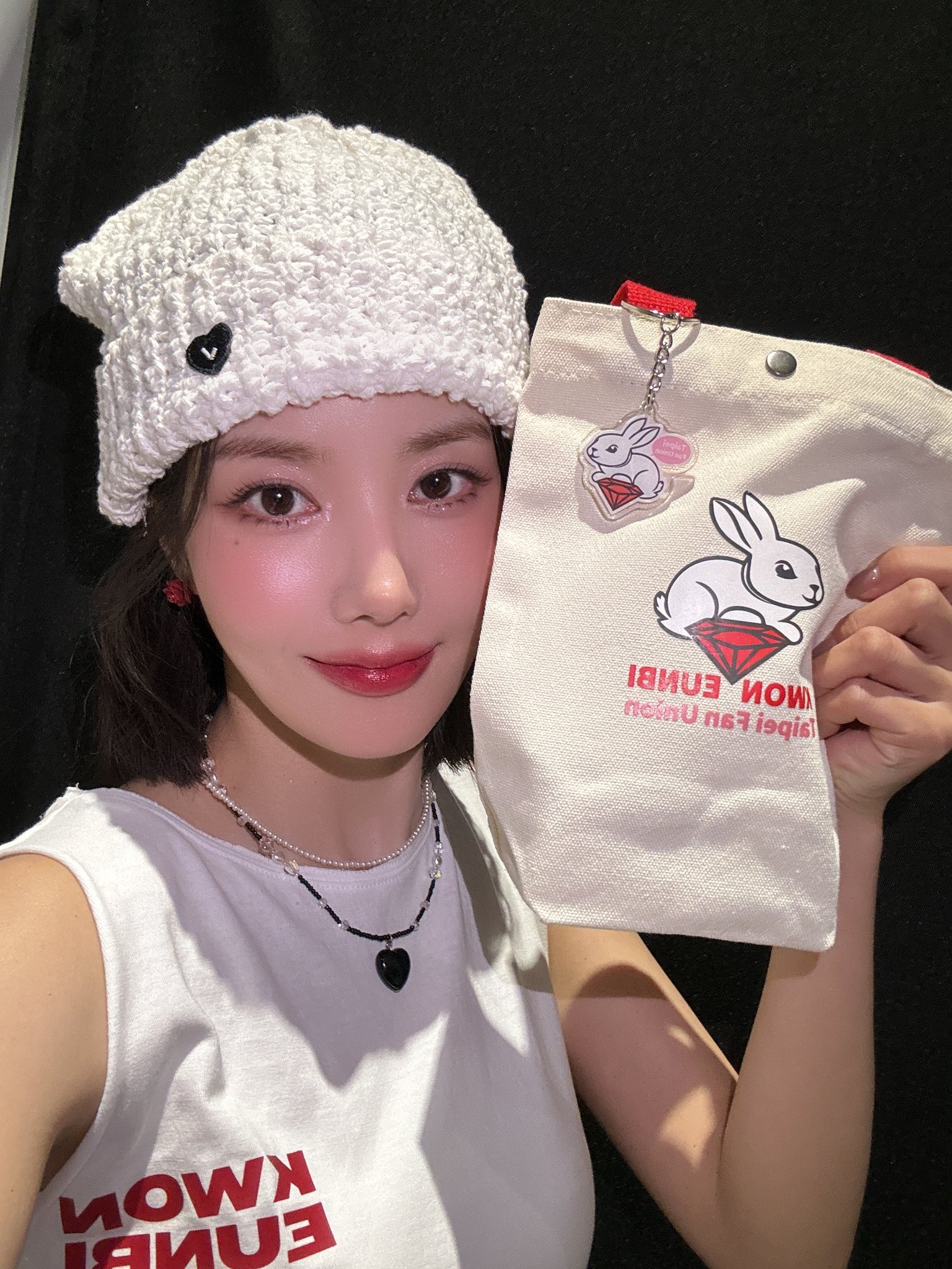 G1S2_49aUAAthDg?format=jpg&name=large