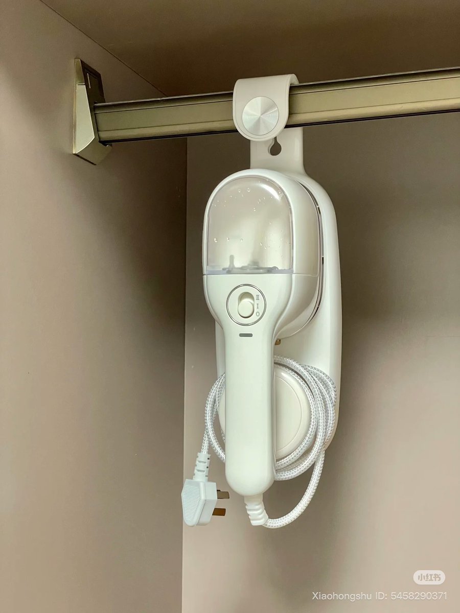 girlboss tweet media