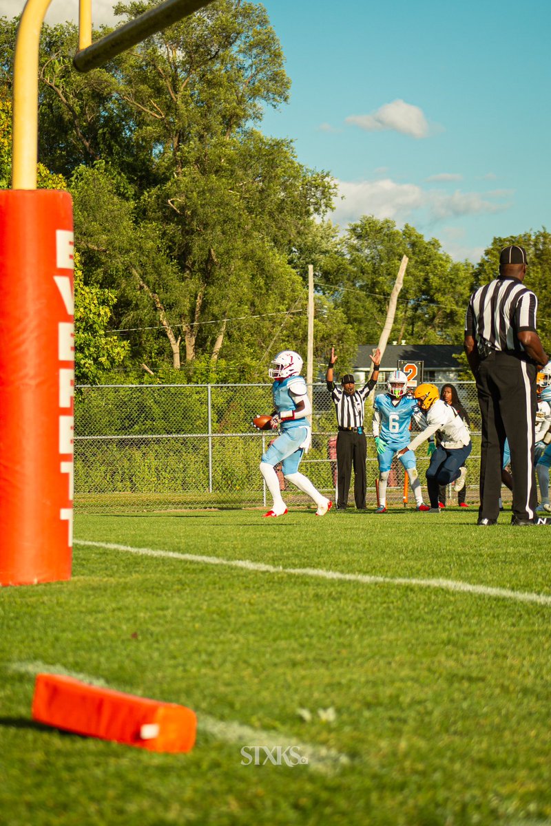Javari Funches ATH CO26๐ (@javarifunches) on Twitter photo Off to a good start 4-0โค๏ธ
1030 yards 15 tds
Week 4 film and stats check it out
4 tds 266 yards
hudl.com/v/2SjZVD
<a href="/EverettVikingFB/">Lansing Everett Football</a> <a href="/jaleelcanty/">Coach Canty</a> <a href="/CoachLuke16/">Lucas Barner Jr.</a> <a href="/statechampsmich/">STATE CHAMPS! Michigan</a> <a href="/LSJNews/">Lansing State Journal</a> <a href="/brian_calloway/">Brian Calloway</a> <a href="/TheD_Zone/">The D Zone</a> <a href="/247Sports/">247Sports</a> <a href="/MLiveSports/">MLive Sports</a> <a href="/AllenTrieu/">Allen Trieu</a> Off to a good start 4-0โค๏ธ
1030 yards 15 tds
Week 4 film and stats check it out
4 tds 266 yards
hudl.com/v/2SjZVD
<a href="/EverettVikingFB/">Lansing Everett Football</a> <a href="/jaleelcanty/">Coach Canty</a> <a href="/CoachLuke16/">Lucas Barner Jr.</a> <a href="/statechampsmich/">STATE CHAMPS! Michigan</a> <a href="/LSJNews/">Lansing State Journal</a> <a href="/brian_calloway/">Brian Calloway</a> <a href="/TheD_Zone/">The D Zone</a> <a href="/247Sports/">247Sports</a> <a href="/MLiveSports/">MLive Sports</a> <a href="/AllenTrieu/">Allen Trieu</a>