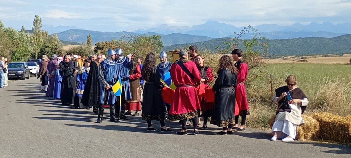 AragonExiste_'s tweet photo. En la VIII Recreación de la estancia del Santo Grial🍷en #Bailo (Jacetania) con nuestros concejales y compañeros participantes
Unas jornadas organizadas por la asociación #ACURBA que mezclan historia, cultura, ocio y tradición https://t.co/Av5VkH2yZ2