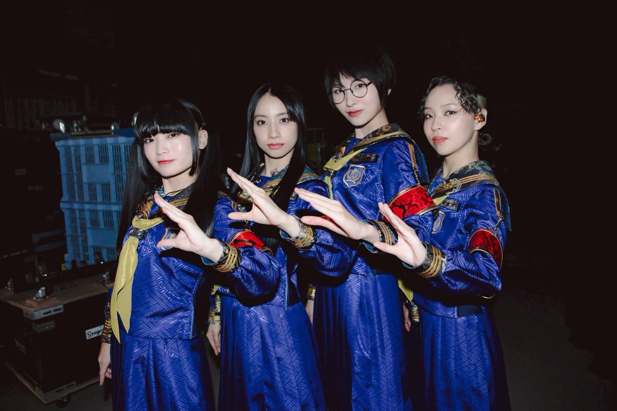 ATARASHII GAKKO! - 新しい学校のリーダーズ (@japanleaders