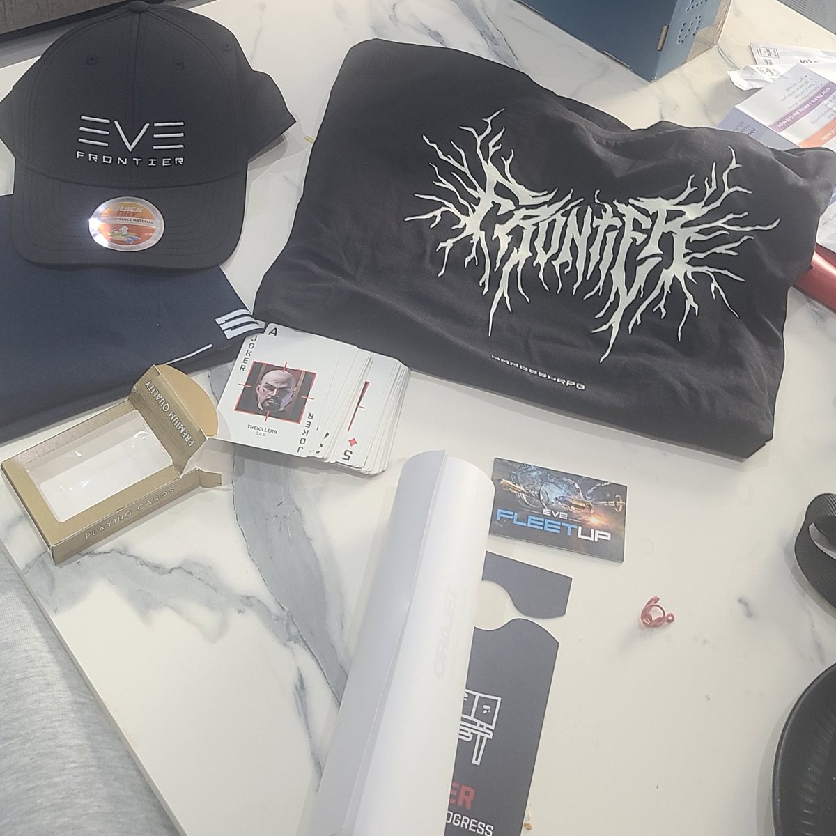 Sky_GAM3S's tweet image. It's Merch time!
Received my Eve Frontier Merch from Iceland today & that Top fits tightly!
Time to get Gaming!