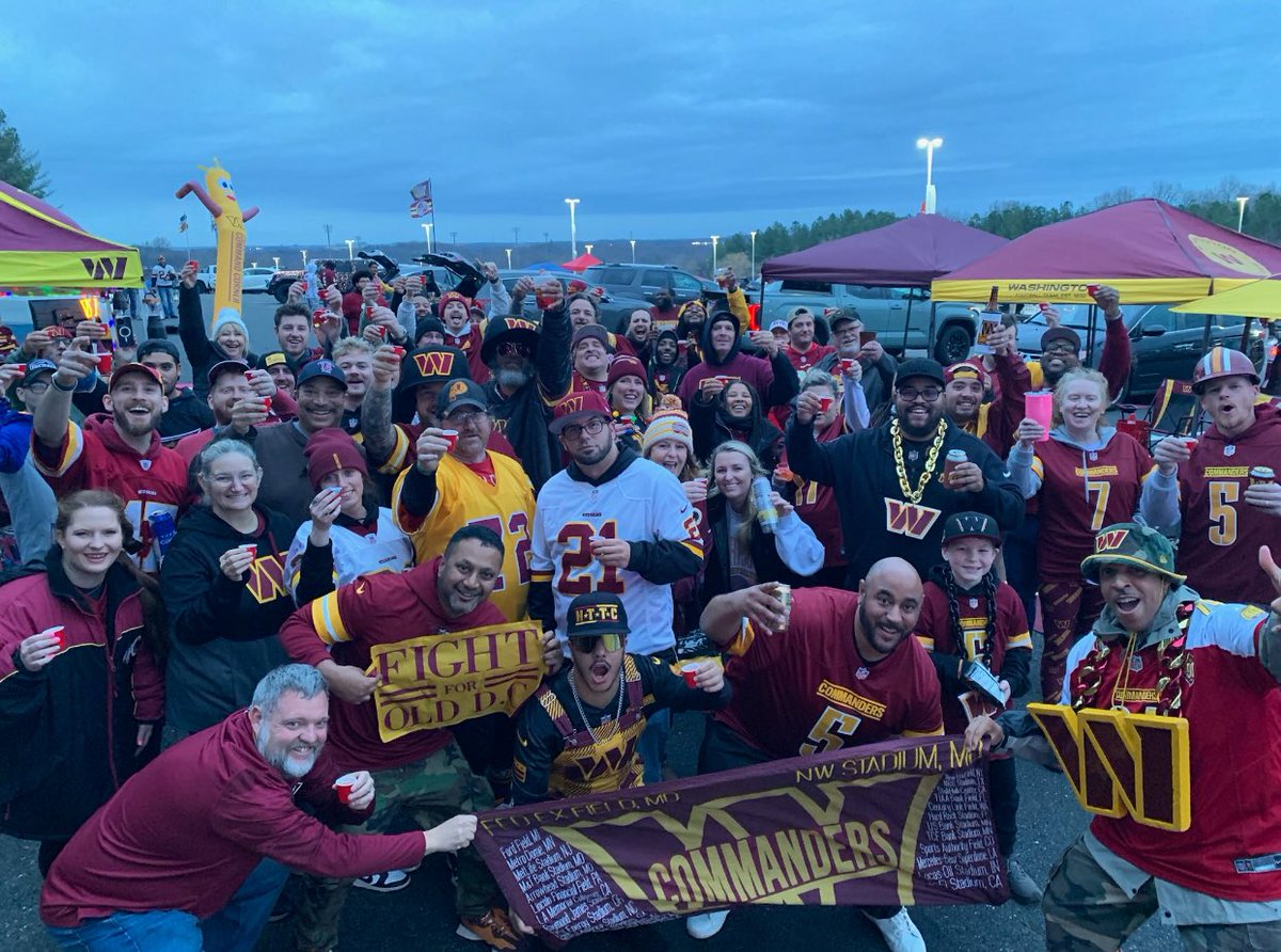 CommandCornerTG's tweet image. We’re back at it tomorrow 830 - 1130! Hope to see everyone! #RaiseHail #CommandCornerTailgate