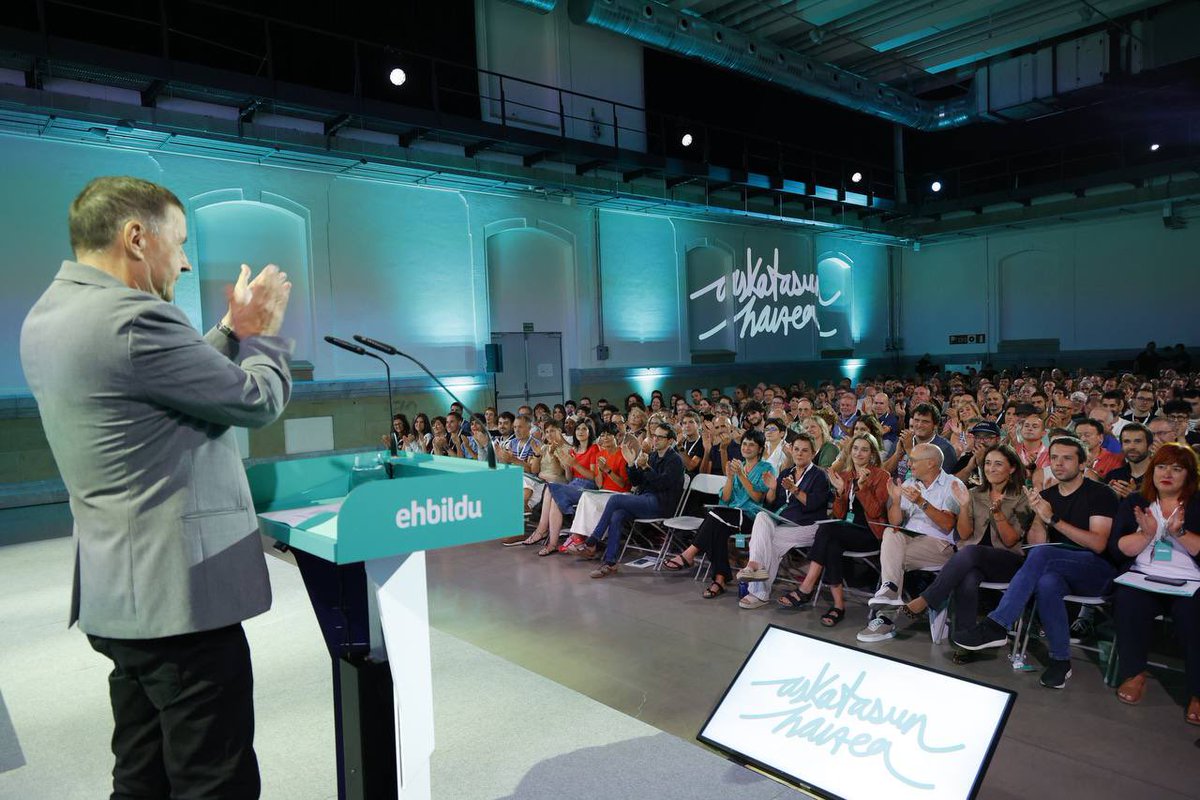 Konferentzia Politikoarekin hasiera eman diogu ikasturteari. Garai ilunetan, argia egiteko jaioak!

#askatasunhaizea gara.