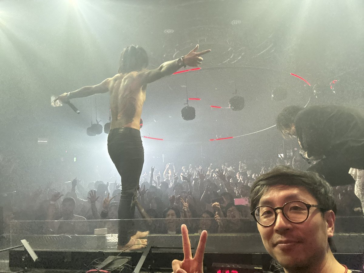 uno_roughsketch's tweet image. #NFR25 ありがとうございました！！とぱぞさんの時とTBPの時にUniverseステージにお邪魔し、Forceステージのクローズを務めさせていただきました🙏特にForceステージでは突発で @monogotz さんがマイクに入ってくれて最高でした！予定調和じゃない！セトリなんて無い！完全にセッション！最高でした！