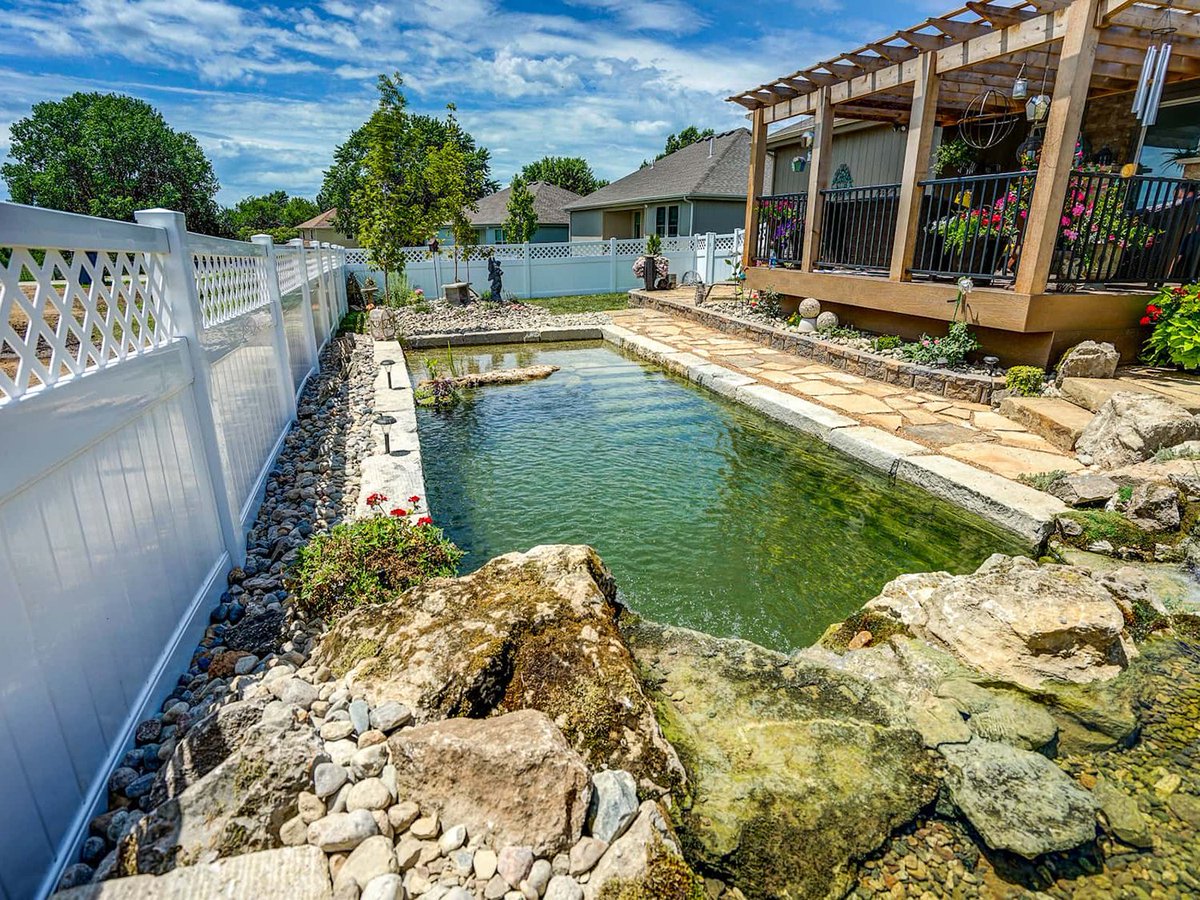 💦 SwimPond Saturdays

This stunning SwimPond in the USA proves that you don’t need a huge garden to create something truly breathtaking. 🌿✨ A perfect example of how clever design can transform even compact spaces into a natural paradise.

#SwimpondSaturday