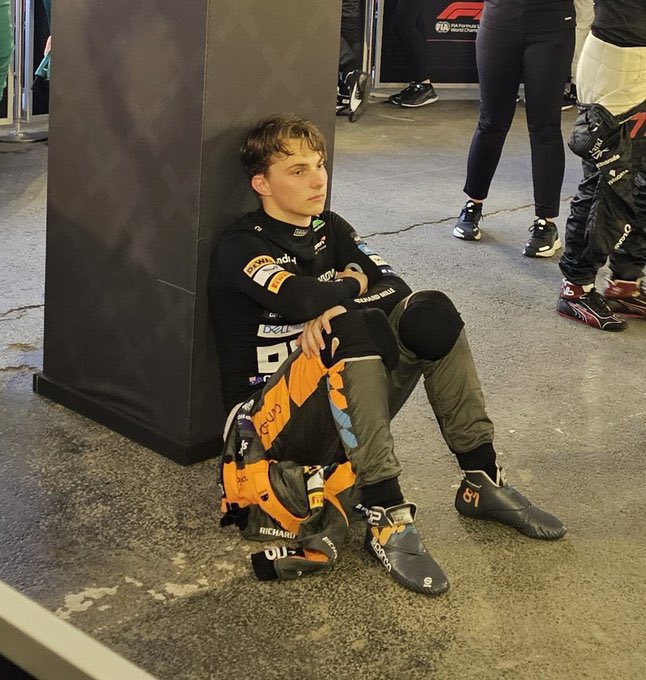 emy_emy2205's tweet image. Oscar Piastri&apos;s sitting 💔.  Baku style.
