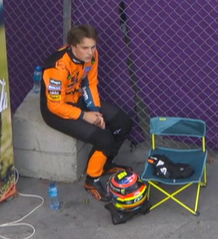 emy_emy2205's tweet image. Oscar Piastri&apos;s sitting 💔.  Baku style.