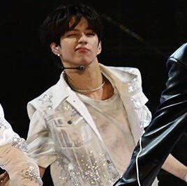 who would've thought that this cutie patootie baby winking just devoured and slayed his performance earlier &gt;.&lt;