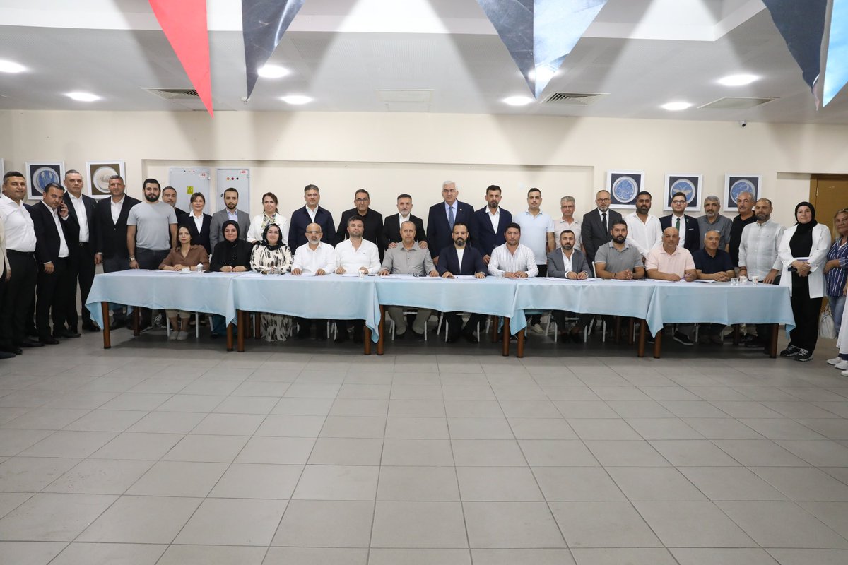 Erzurum Milletvekilimiz ve İl Koordinatörümüz Sn. Mehmet Emin Öz, milletvekillerimiz Sn. Abdullah Doğru, Sn. Faruk Aytek ve değerli teşkilatımızın katılımıyla Daraltılmış İl Danışma Meclisi Toplantımızı gerçekleştirdik.

Biz bu davada milletimiz için varız. Dün olduğu gibi bugün