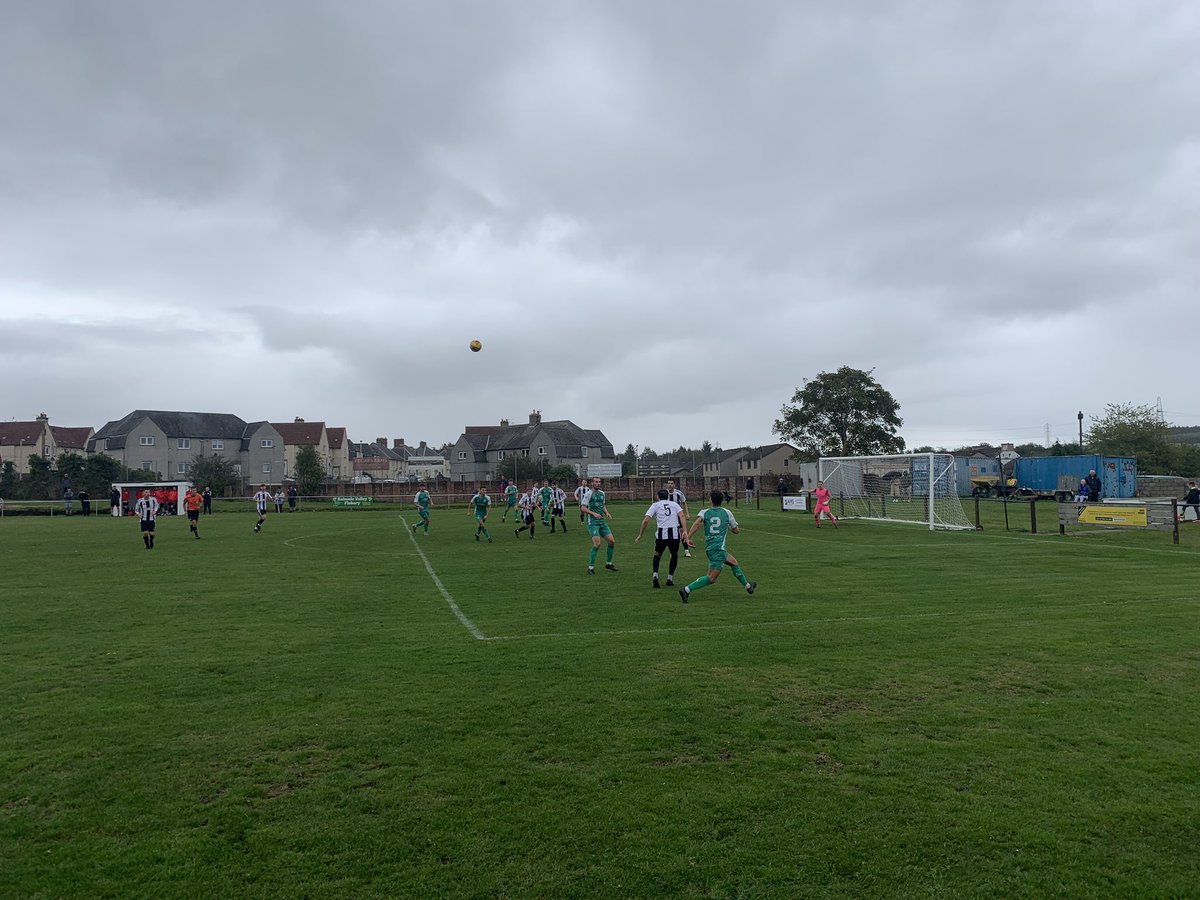 It’s the ‘tea in a mug’ derby IYKYK. Thought I’d missed a goal when getting a pie but offside. 2-0 to the Welfare (Yasss) but Thornton still well in this.