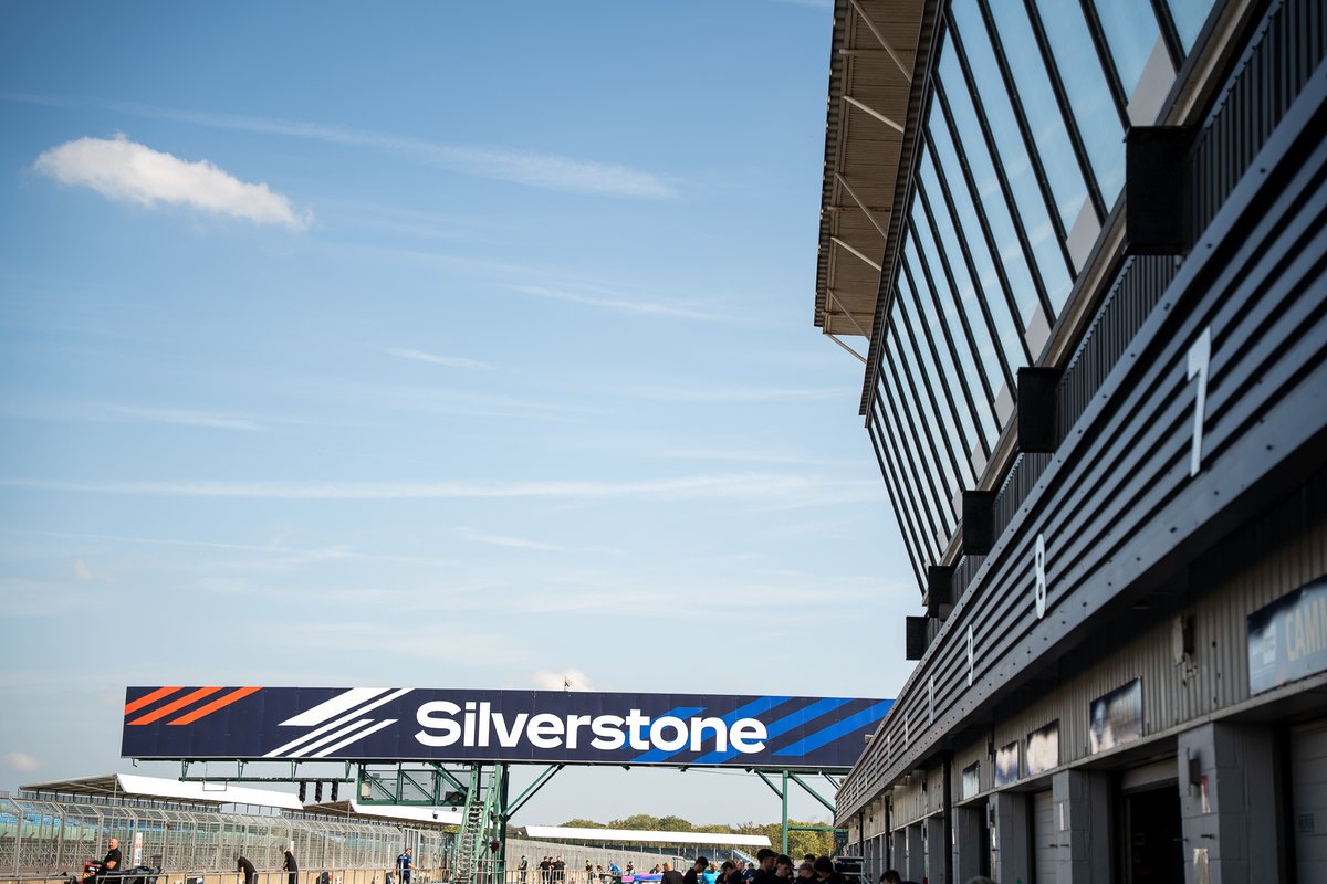 TomChilton_'s tweet image. All set for the Penultimate Race Day 🏁

#BTCC #EXCELR8 #TeamVERTU #birchgatwick @VertuMotors  @Excelr8M