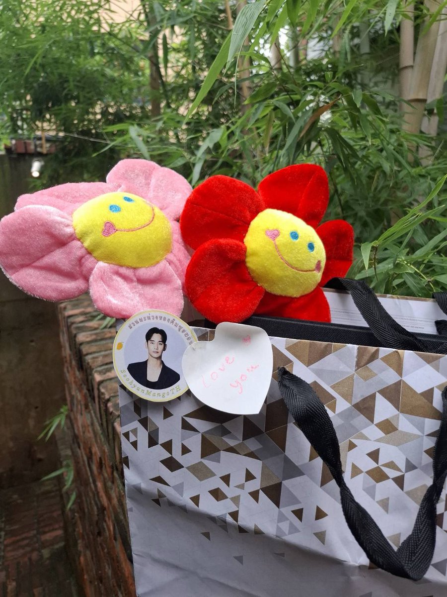 SoohyunMangoTH's tweet image. From us to you #KimSooHyun 

We will soon meet each other and we are sure our time will be the most wonderful time as ever! Love and miss you as always. Stay healthy and happy until we meet again   

#WeStandwithKimSooHyun