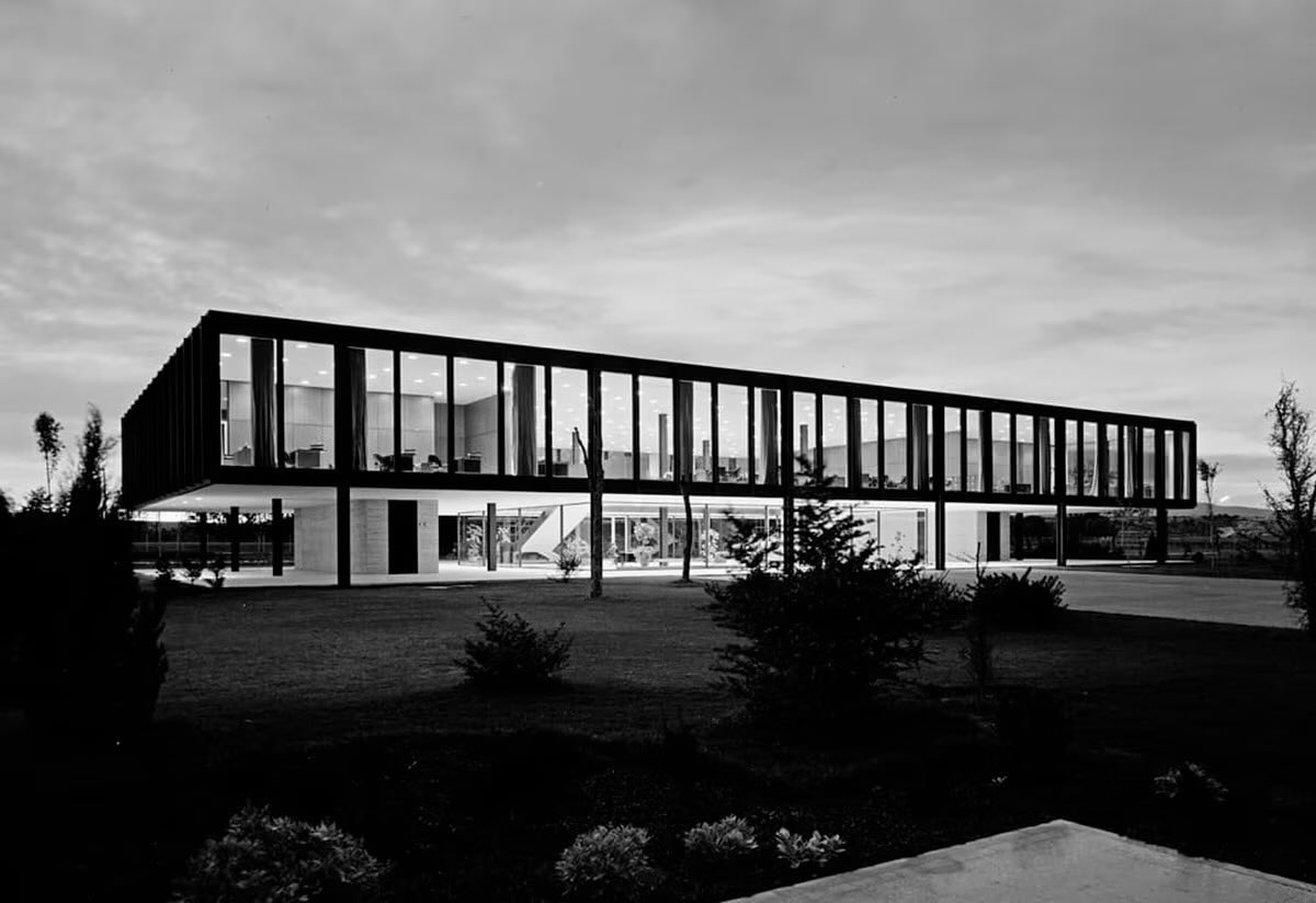 Las Oficinas Bacardí, el único edificio de Mies van der Rohe en Latinoamérica, ubicado en Tultitlán, México (1961), ¡una verdadera joya!