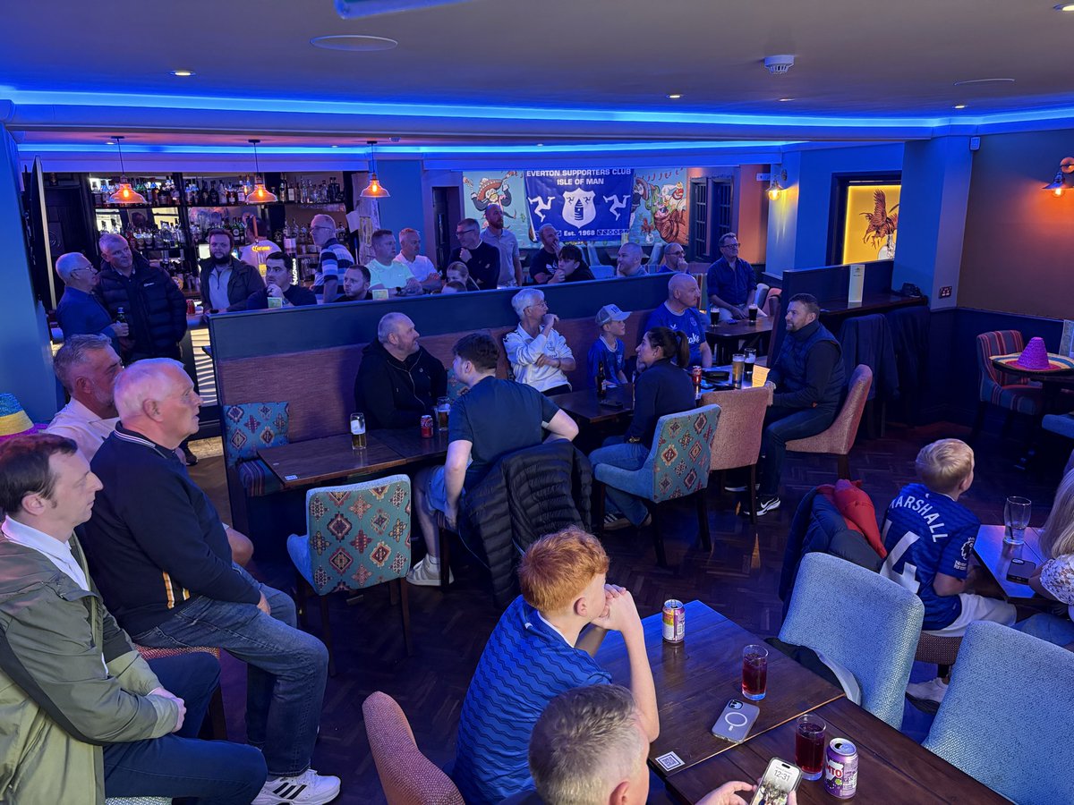 efcsciom's tweet image. Great turnout Pico’s today for the Derby and although it was a disappointing result to see the blues lose 2-1, the team never gave up! #UTFT 🔵⚪️⚽️