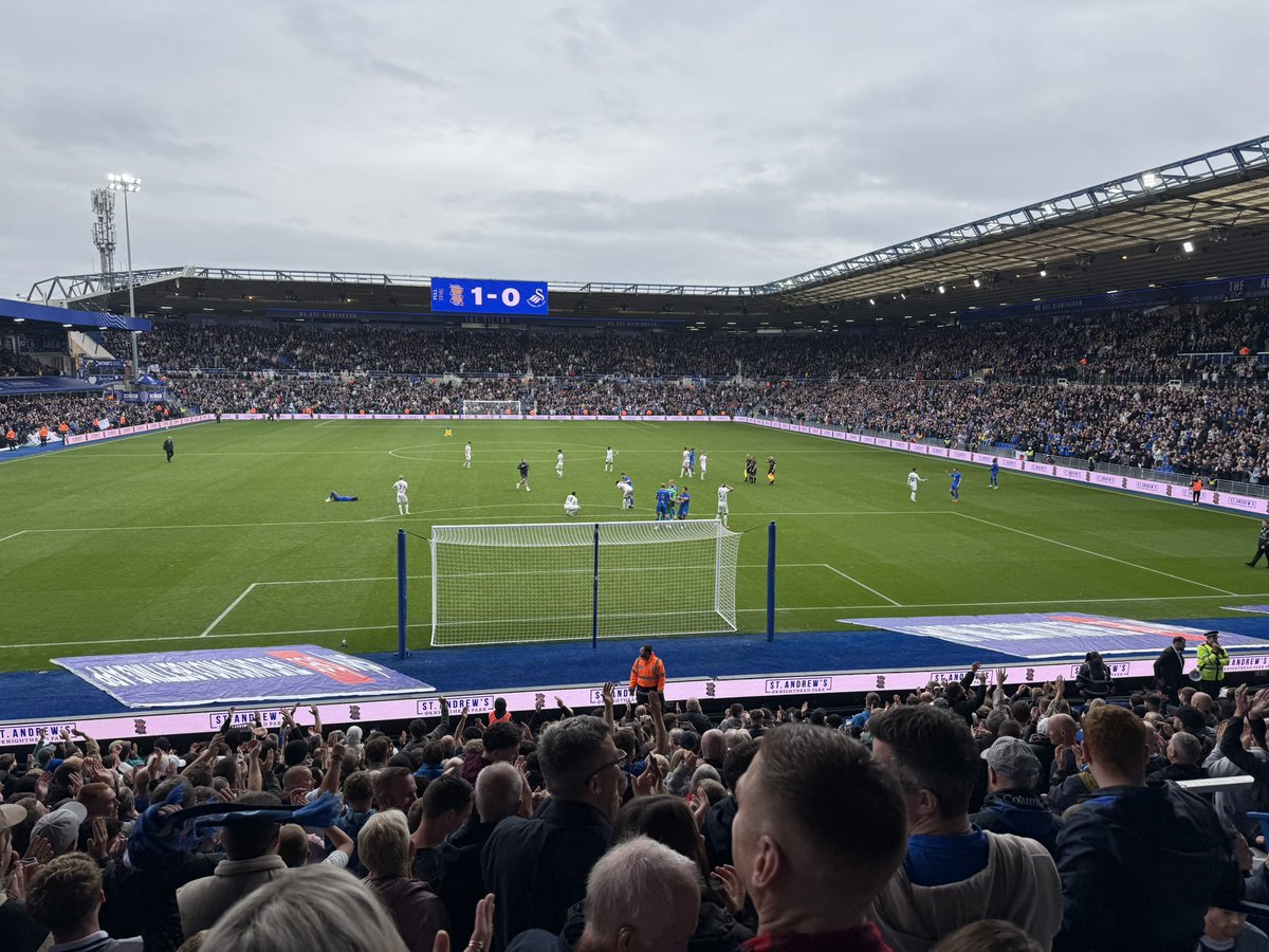 RTDD1977's tweet photo. Makes the journey home soooo much better! Needed that today, get in Blues #KRO #Blues @BCFC https://t.co/MeijprKjIu