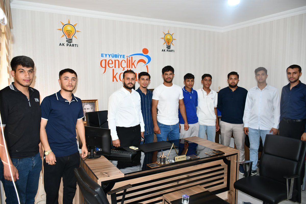 Hakimdede Mahalle Başkanımız Nurullah Felhan ve beraberindeki heyet, ilçemizi ve Gençlik Odamızı ziyaret ettiler. Nazik ziyaretlerinden dolayı kendilerine teşekkür ederiz.

<a href="/avyusufibis/">Yusuf İBİŞ</a> <a href="/osmannazlier/">Osman Nuri Nazlıer</a> 
<a href="/milhamigunbegi/">M.İlhami GÜNBEGİ</a> <a href="/furkankucukk_/">Furkan KÜÇÜK</a> 
<a href="/ElgunSuleyman/">Suleyman Elgün 🇹🇷🌹</a> <a href="/mehmetkusnet/">Mehmet Kuş 🇹🇷</a>