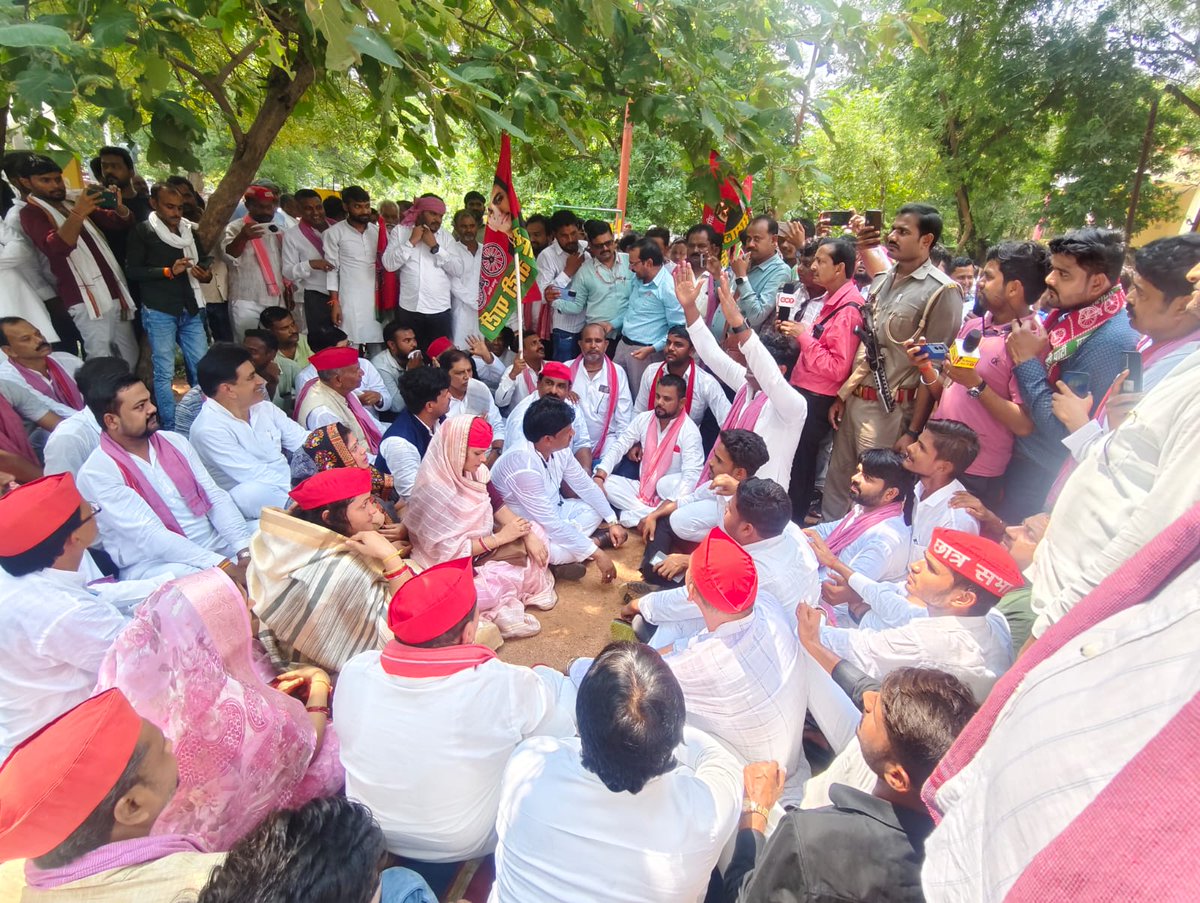 Samajwadi Party tweet media