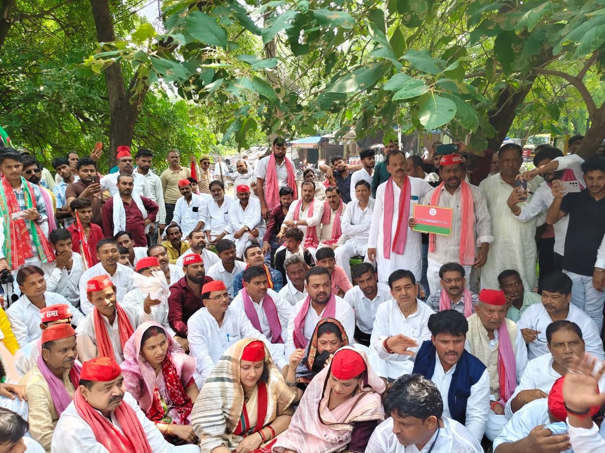 Samajwadi Party tweet media