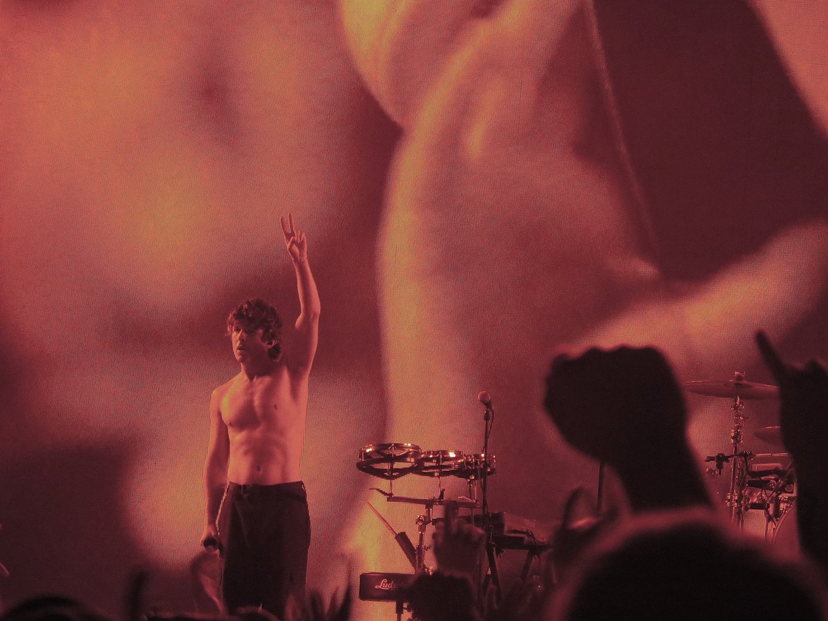 peachyemo's tweet image. ngl this is incredibly sick and i cannot believe i took this while jumping around last night