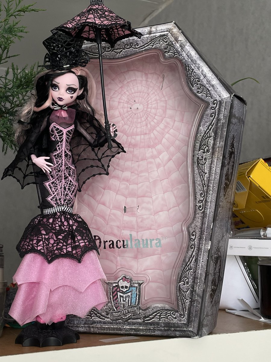 Уважаемые, прошу распространить!
Продам коллекционных кукол:

Эппл Уайт королева 10к
Декстер Чарминг базовый 5к
Дракулаура коллектор 25к (да, мне срочно, поэтому цена такая)

Все в идеале, фуллсет, пересылаю почтой, авито (учитывайте комиссию), сдэком, отзывы есть