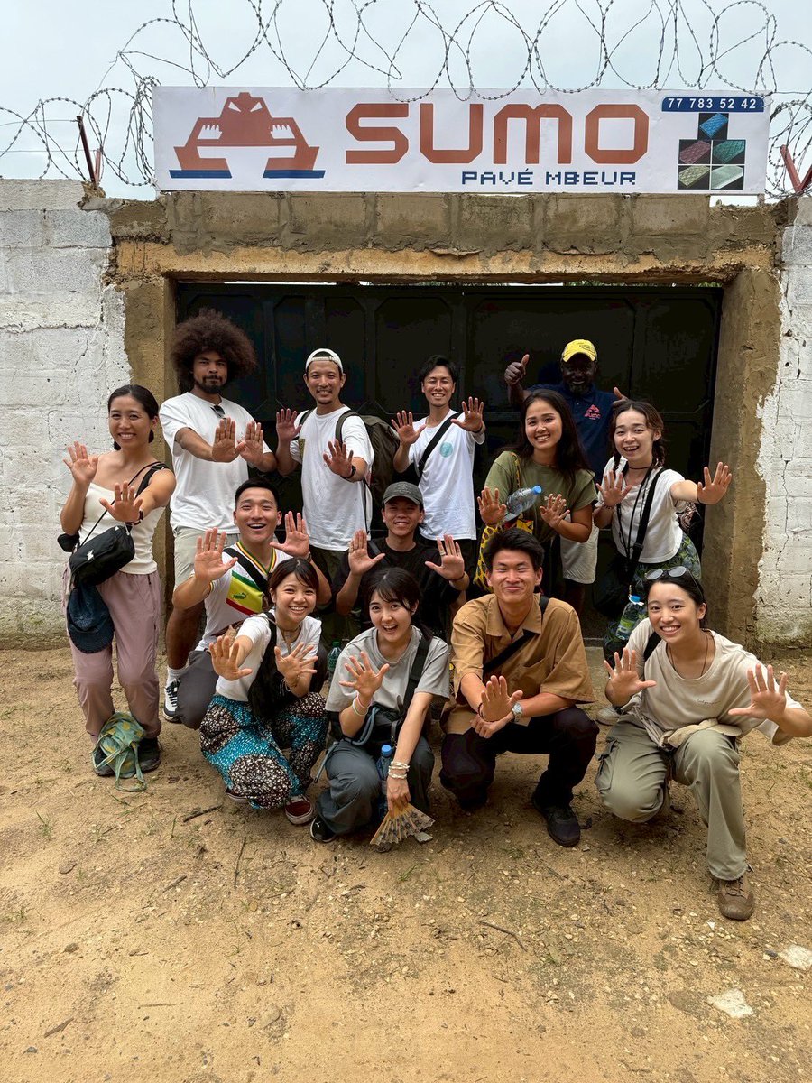 Charlie_afuro's tweet photo. 約10日間のセネガル・ガンビア旅が終了。
旅は道連れ世は情け
1人だとなかなかハードルの高い西アフリカの地で楽しいこともしんどいこともみんなで助け合いながら過ごした日々。
次第にみんなの表情が明るくなっていくのが見れて大満足。

これからアフロは友人に会いにオランダに寄ってケニアへ🇰🇪 https://t.co/QiGhBg1E2N