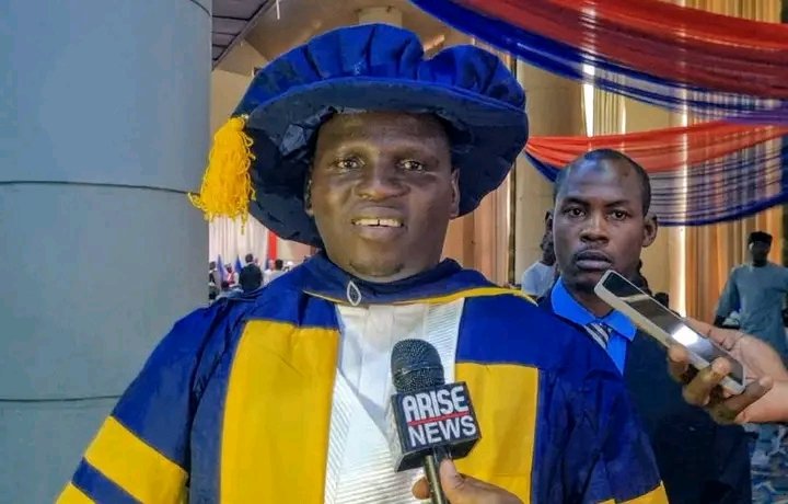 Dr. <a href="/kahuturarara/">Dauda Kahutu Rarara</a> .💯