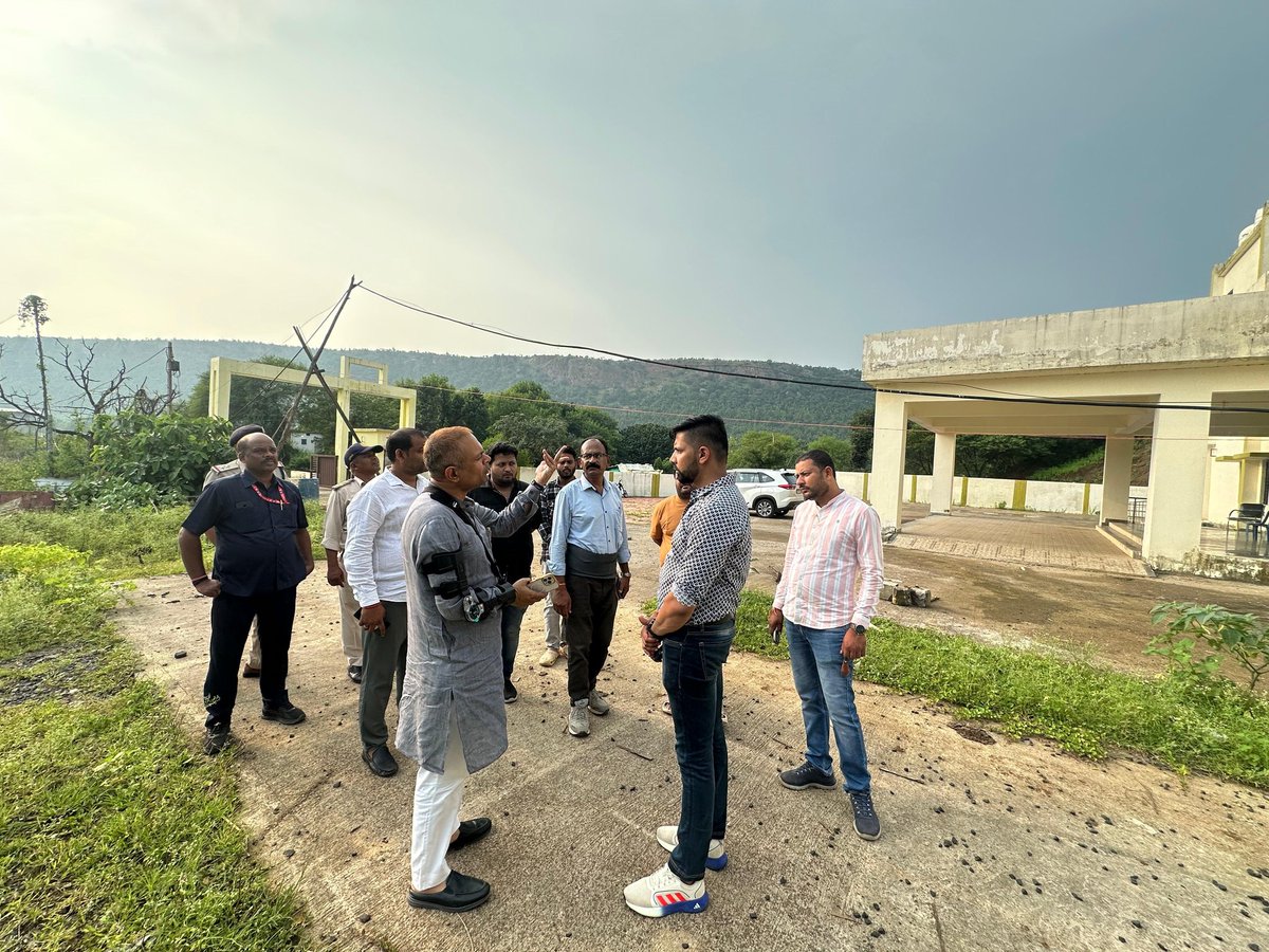 सामुदायिक स्वास्थ्य केंद्र बेलखेड़ा के निर्माण कार्य में आ रही समस्याओं का निरीक्षण किया।
जल्द ही अस्पताल जनता की सेवा में संचालित होगा।