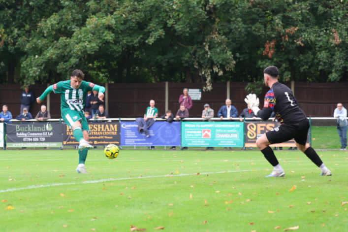 LeatherheadFC's tweet image. Instant impact from the Chertsey man. ✨ 

@sbphotographic
