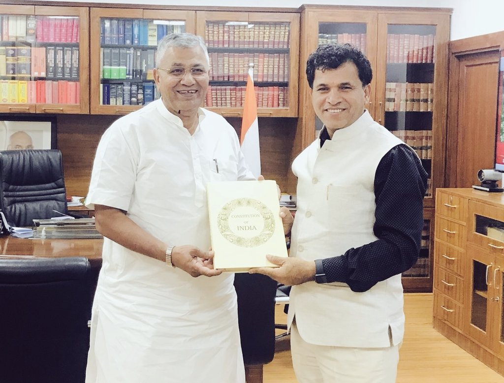 PP Chaudhary (@ppchaudharybjp) on Twitter photo जन्मदिन की हृदय से शुभकामनाएँ मेरे भाई श्री <a href="/KailashBaytu/">Kailash Choudhary</a> ।
आपके जीवन में हमेशा शुभ ही शुभ हो, यहीं मंगलकामना है। जन्मदिन की हृदय से शुभकामनाएँ मेरे भाई श्री <a href="/KailashBaytu/">Kailash Choudhary</a> ।
आपके जीवन में हमेशा शुभ ही शुभ हो, यहीं मंगलकामना है।