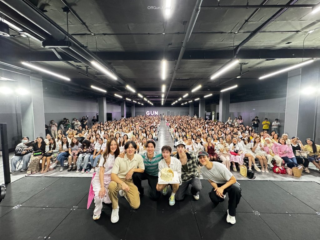 offgun_family's tweet image. GUN BD GATHERING 2025
#UNBEGUN2025
#กันอรรถพันธ์ #GunAtthaphan
ขอขอบคุณพี่ ๆ ที่น่ารักของน้องกันทุกคน🪽✨
ขอบคุณพี่ออฟ @off_tumcial
ขอบคุณพี่เต @Tawan_V
ขอบคุณพี่นิว @new_thitipoom
ขอบคุณพี่อาร์ม @arm_wc
ขอบคุณพี่อลิส @happyalicetsoi…