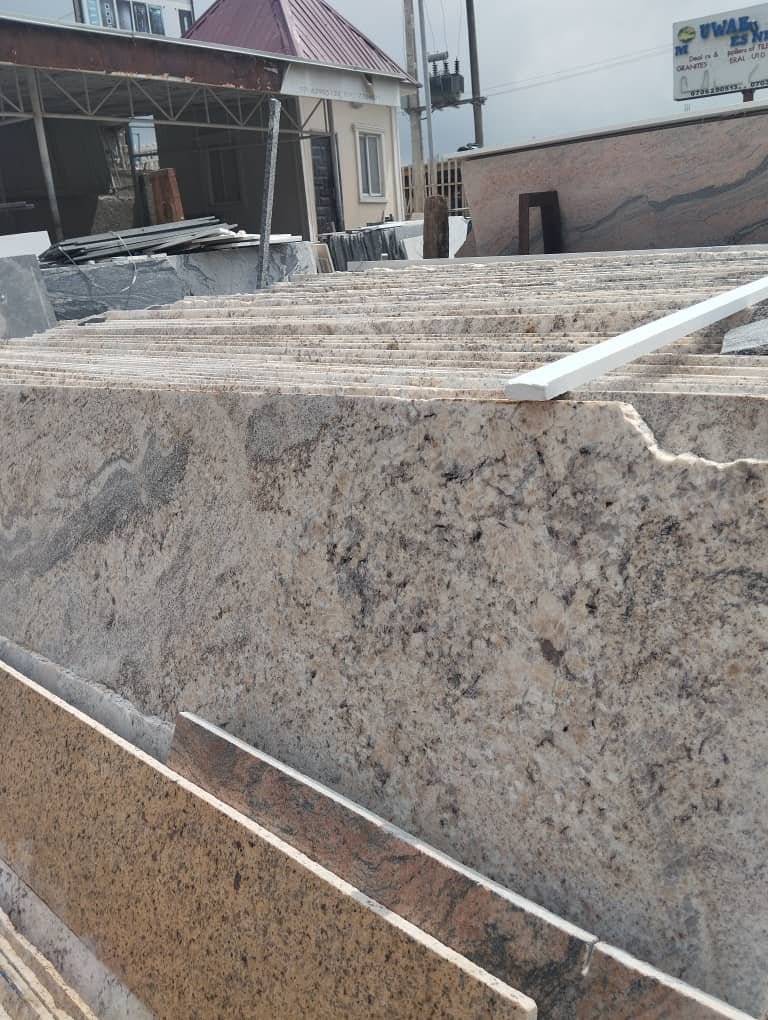 Emiteem's tweet image. Available as seen