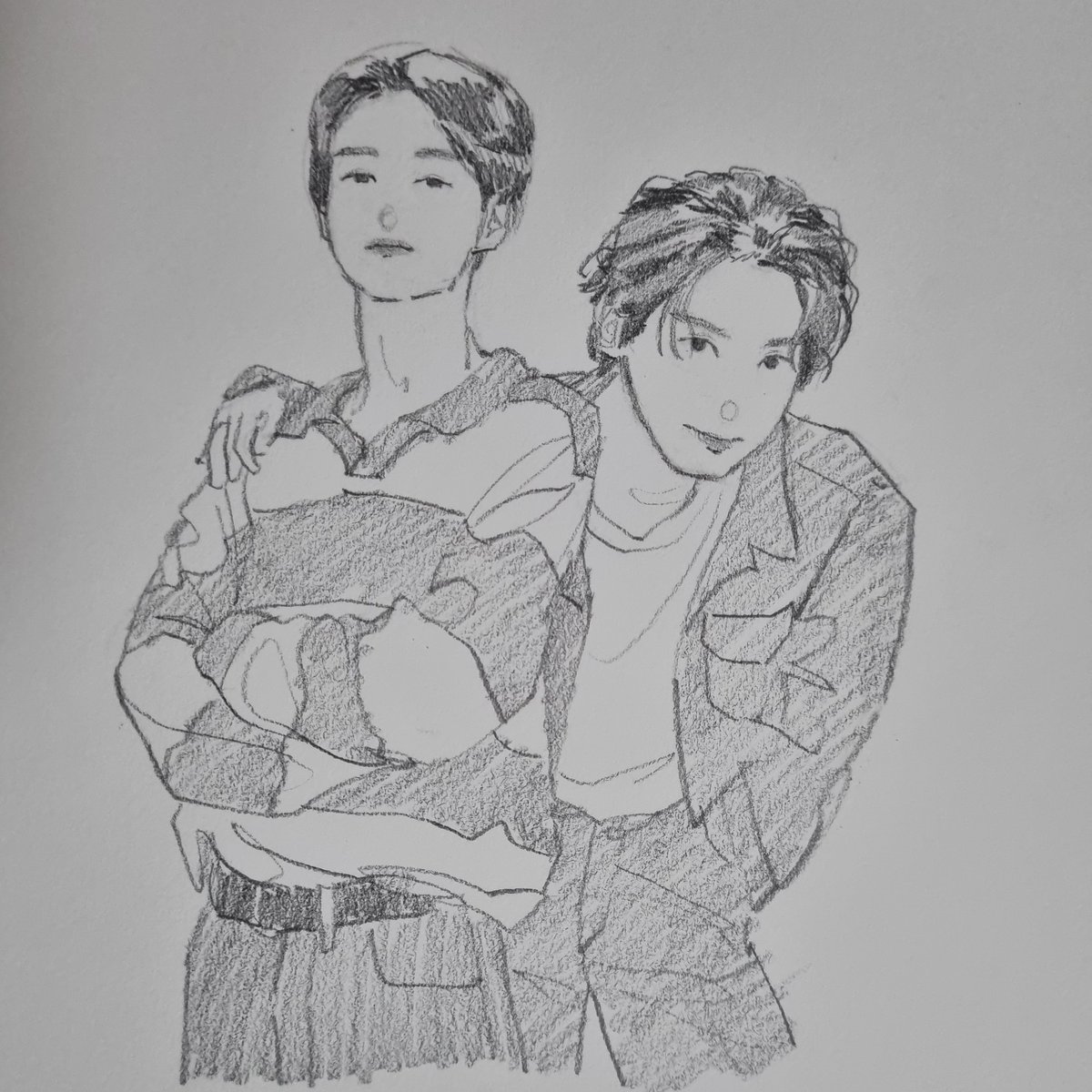 matseossaun's tweet photo. 펜타곤 https://t.co/WZBqIfupqQ