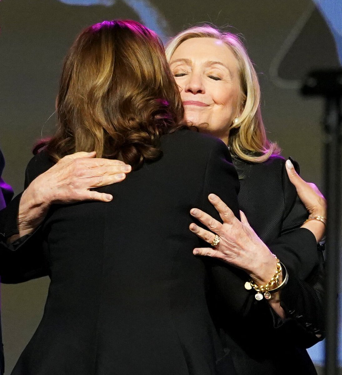 As more details from Kamala’s book come out, it’s becoming clearer that very few top leaders in our party truly supported her - one of those was Hillary Clinton.

She is the only other woman on this earth who knew what it was like to be in her shoes and always had her back. 💙