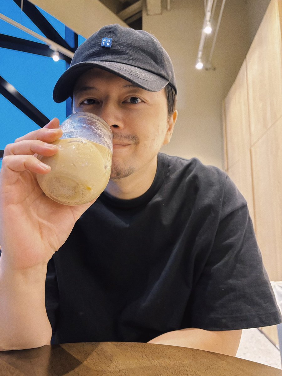 コーヒー飲みにでも行かない？