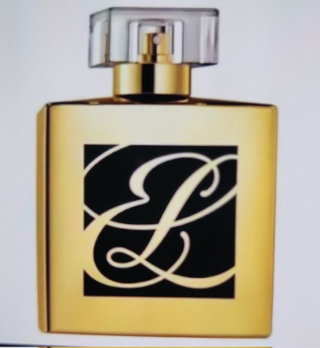 SoaadRajeh's tweet photo. @EsteeLauder @EsteeLauder
Please consider bringing back Oud Mystique Eau de Parfum 🙏✨
It’s such a unique fragrance with many loyal fans around the world, and its absence has left a big gap. We would be so excited to see it return! 🌹💫 https://t.co/d8roS68sym