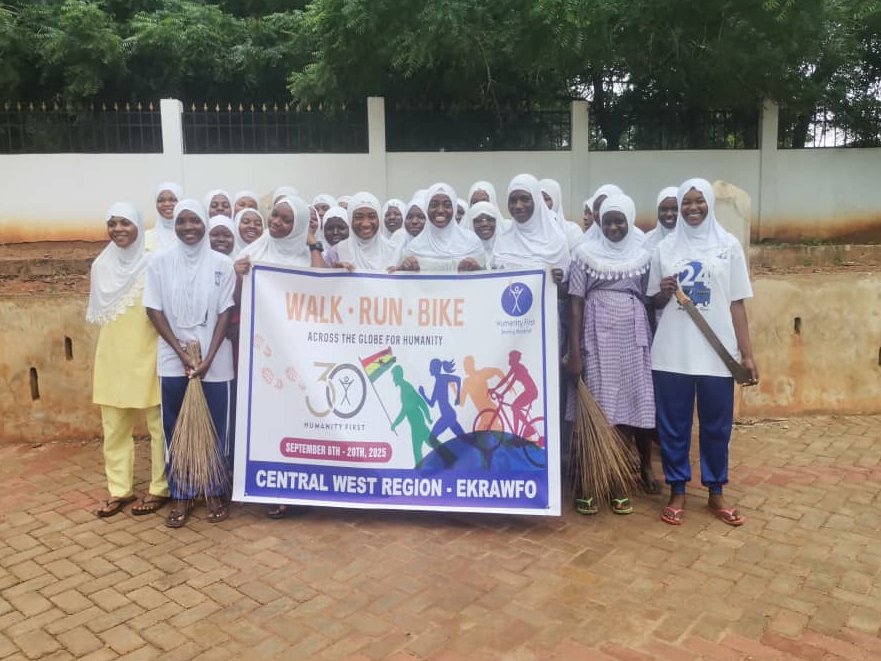 HF_Ghana's tweet photo. Two hundred participants from the Central Region came together for a 3-hour walk and soccer event as part of the #WalkRunBike challenge. #ServingMankind #MilesThatMatter #HumanityFirst30 #Ghana https://t.co/NutMlbKJo0
