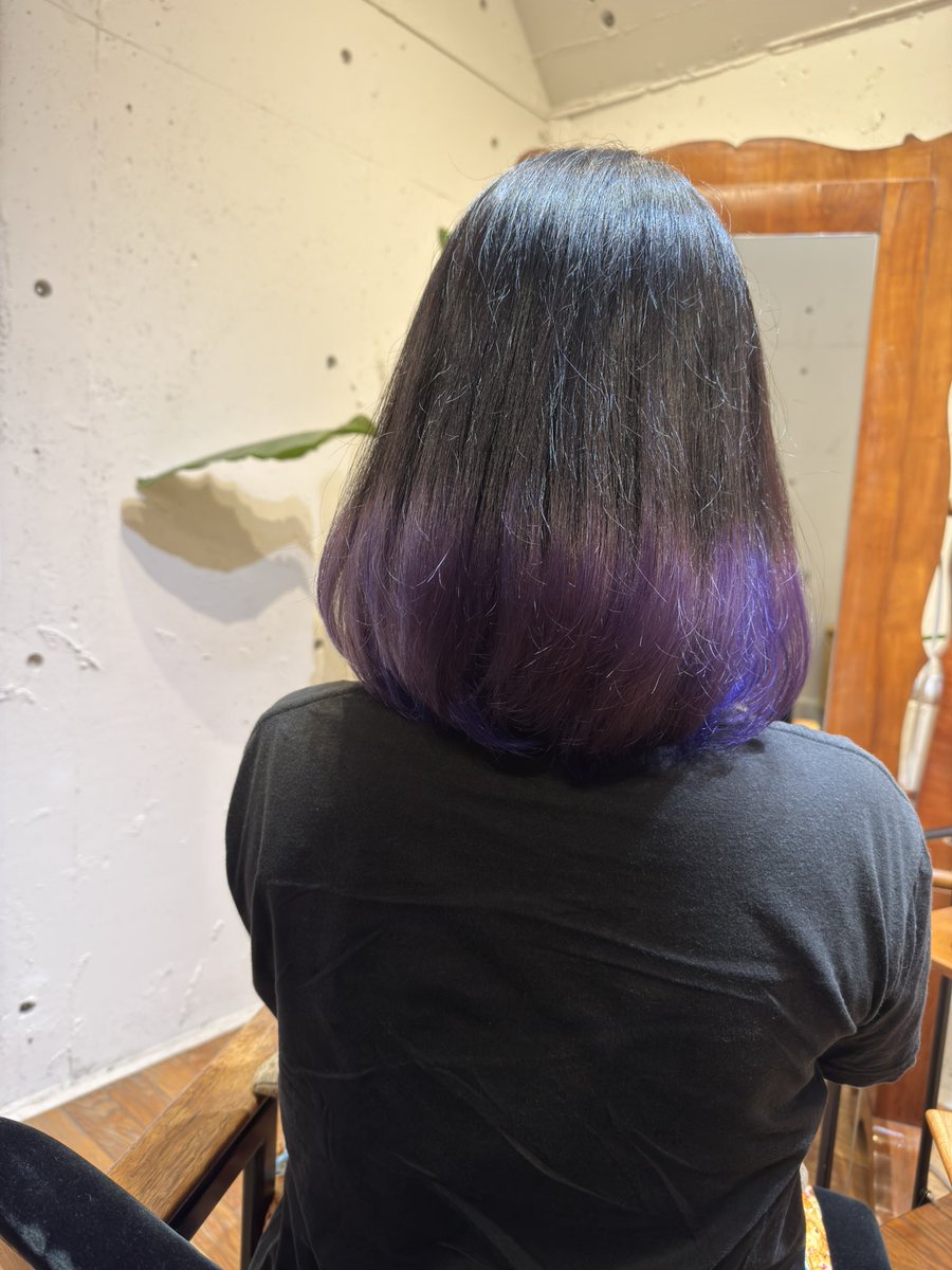 カット＆カラーしてきました！
ヘアドネもしました〜。バッサリ✂️
ご相談しつつカットして頂き、カラーは紫でお願いしました✨
ブローだけで前髪を落ち着かせ、内巻きにして頂きましたー。すごい。
みさきさん<a href="/nky_msk2/">みさき</a> ありがとうございました❤︎