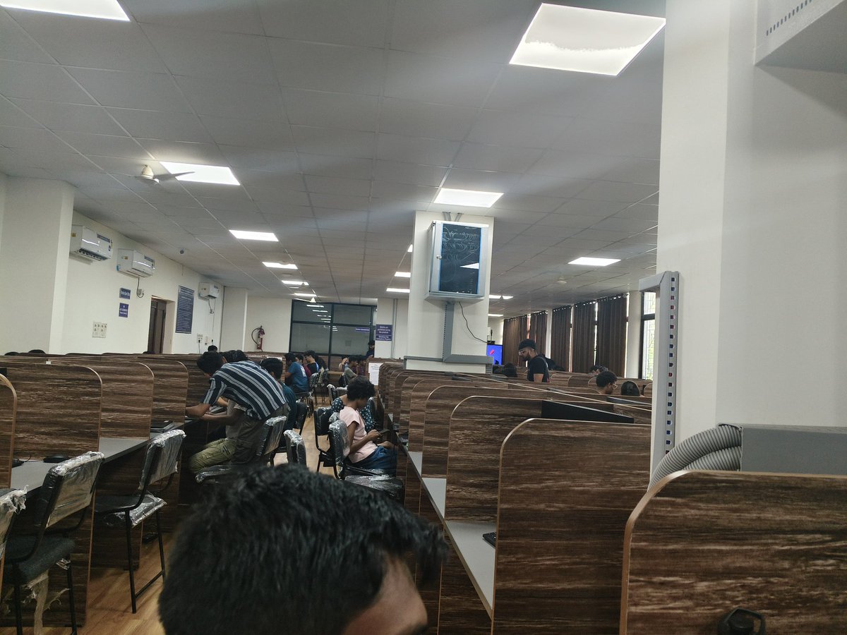 PRASADHIWARKHE2's tweet image. Bhai full josh me Spark Hackathon me build kar rahe hain 💻🔥
Maza aa raha hai community ke sath experiment karte hue!
Photos niche dekh lo 👇
@Yash__Balpande @nikhil_aparajit @shardeum
#ProofOfCommunity #MiniHackathon