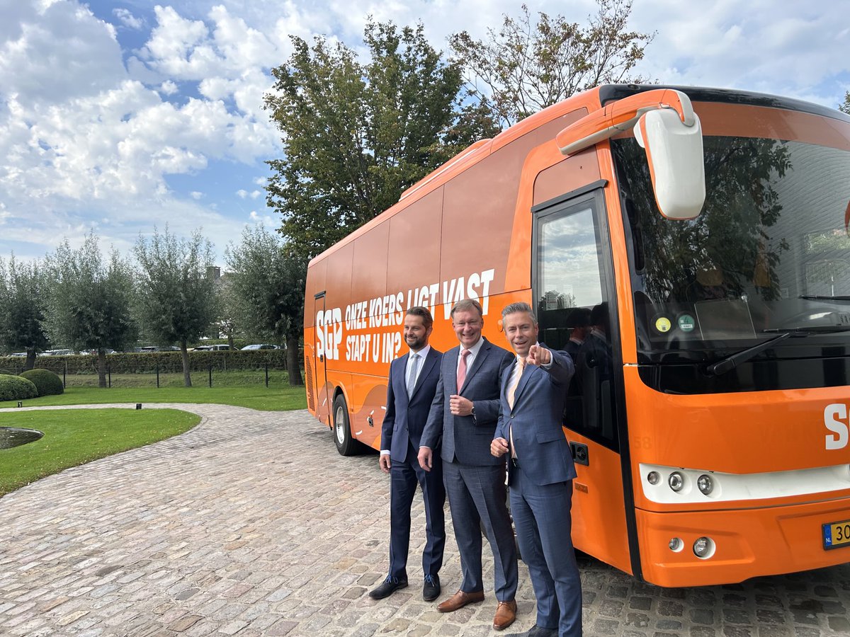 Bij het #SGP-congres wijst ⁦<a href="/chris_stoffer/">Chris Stoffer</a>⁩ de weg: #StemChristelijkVoorNederland