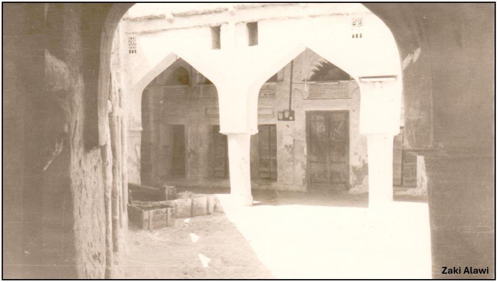 Qatif .. The castle .. Fareeq Al-Sidrah  
(Al-Dawali) .. The inner courtyard of
" Al-Sidra Husseiniya "

From the archive and photography of Mr. Zaki Al-Alawi.

Apologies for the correction: the proper term is Fareeq Al-Sidrah, not Al-Sidra Team, as stated in the previous tweets.
