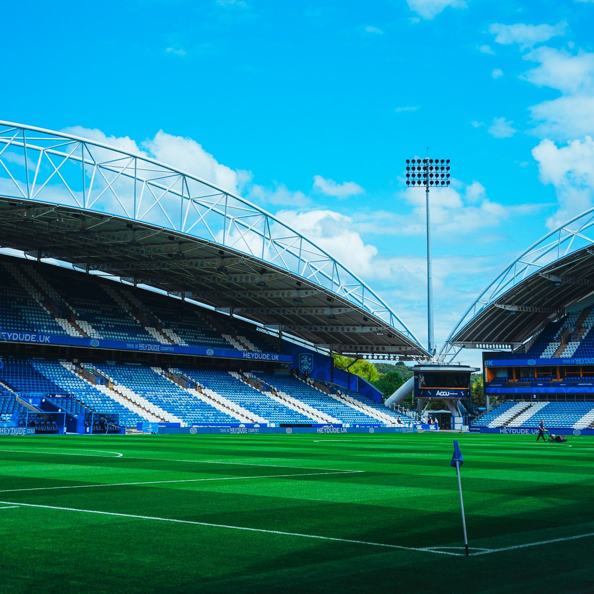 Happy Saturday, <a href="/htafc/">Huddersfield Town</a> fans! ☀️

See you for a 3pm kick off as we welcome Burton Albion to Accu Stadium! 

#HTAFC #AccuStadium #BurtonAlbion #LeagueOne