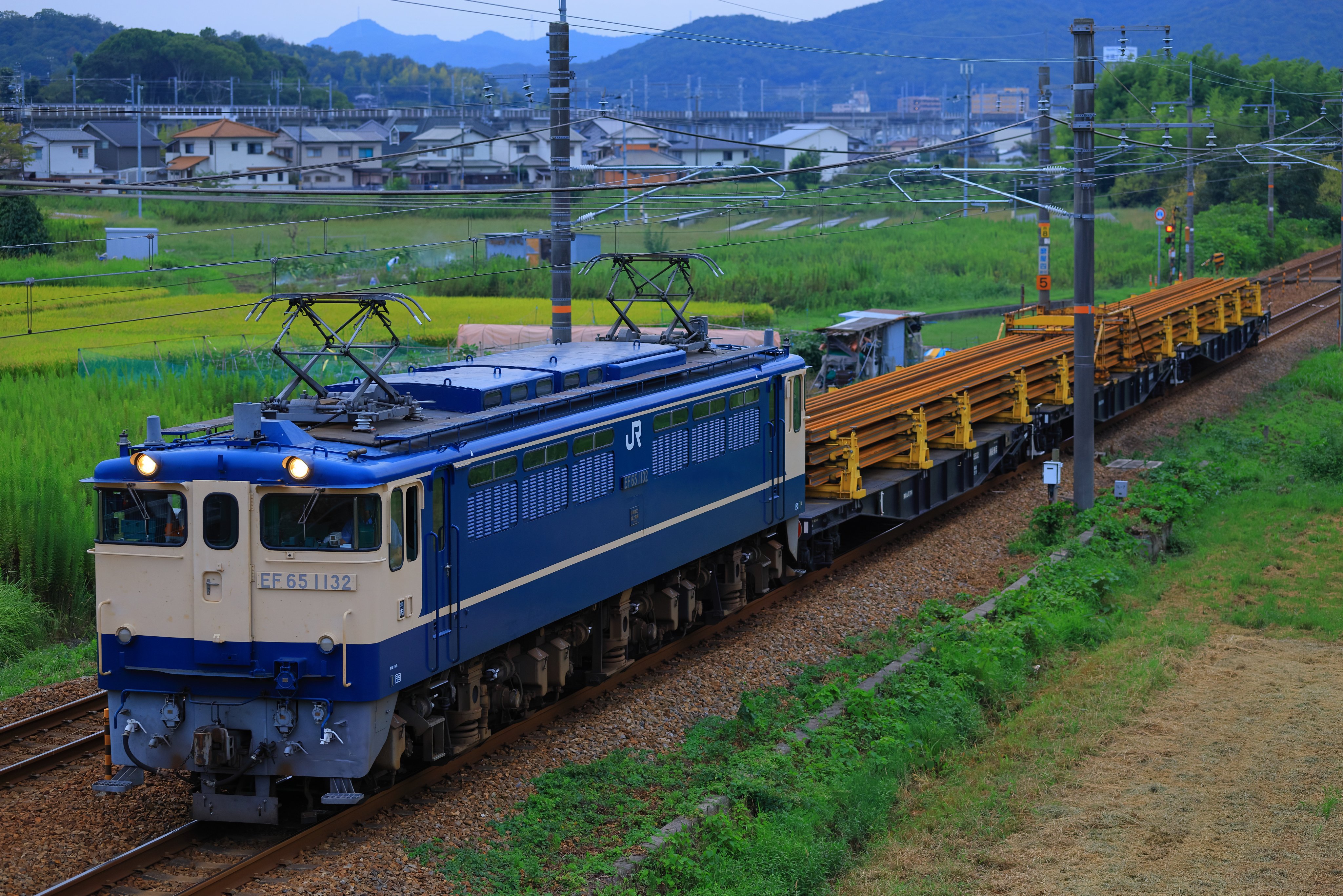 おじさん電車きょうりゅう スーパーのりものシリーズLはんきゅう でんしゃ だいしゅうごう