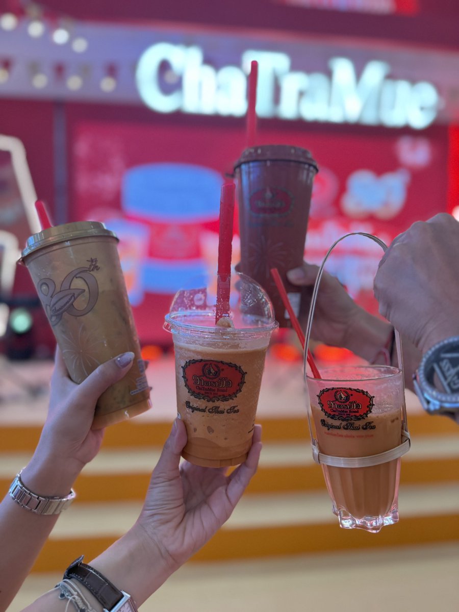 StarBW21's tweet photo. 80 ปีชาไทย 🧡 มาไม่ทันมาการอง Souri ชาไทย ขายดีมาก หมดเกลี้ยงเลย 😍

WIN ORIGINAL THAI TEA FEST 

#ChaTraMuexWin
#OriginalThaiTeaFestival
#Chatramue80thAnniversary
#ชาตรามือ80ปี
#winmetawin @winmetawin https://t.co/uUk45cRV6j