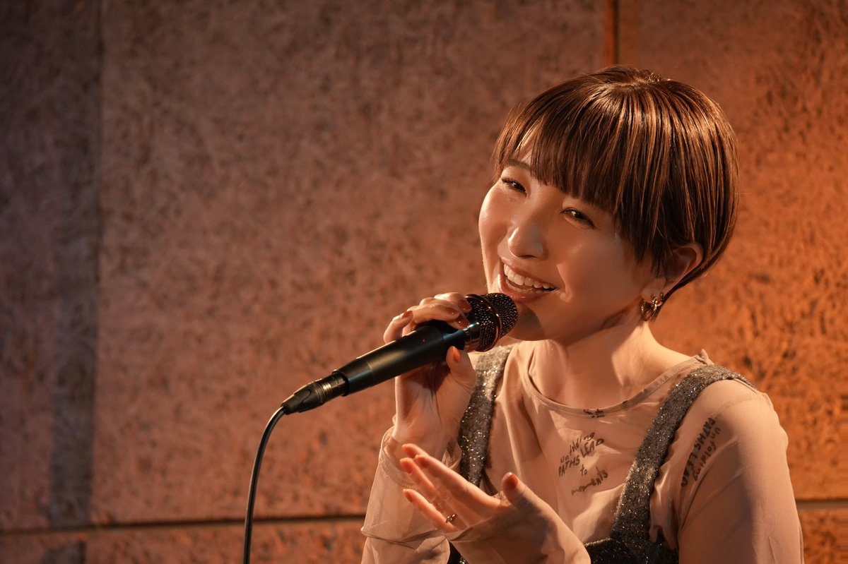 asasasan's tweet photo. 昨日の『Harvest Moon』@新宿SACT！
ありがとうございました

過去の周年月に歌った曲や、月にまつわるセットリストでした🌕
サポートは菊池達也さん

ジュンさんもナーレイさんも最高でしたよねー(o^^o)
いい夜でした🍺

次のライブも決まったらお知らせします！ https://t.co/HLXNDLU36o