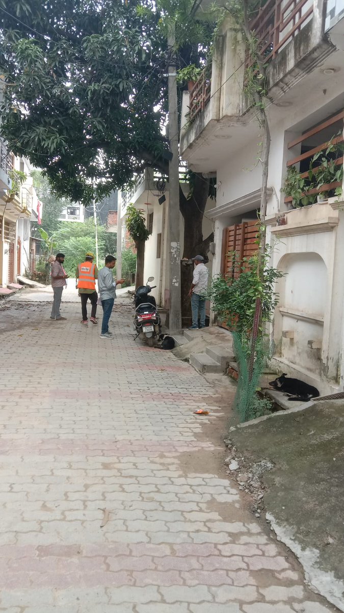 ee_lesa's tweet photo. @aksharmaBharat @MVVNLHQ @UPPCLLKO @mvvnllesatrans विद्युत नगरीय वितरण खंड सीतापुर रोड में फैजुल्लागंज उपकेंद्र के क्षेत्र में राजस्व वसूली का कार्य कराया जा रहा है। https://t.co/XmjFhVXq3P