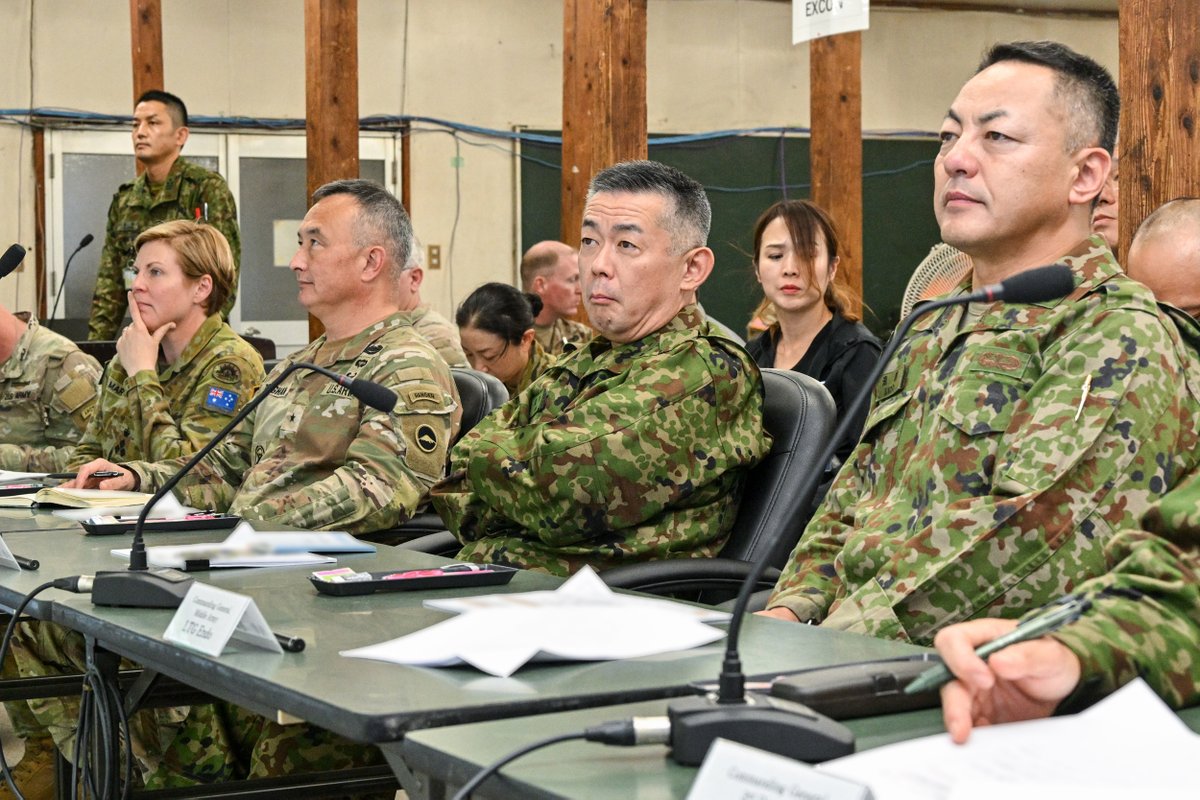 Japan_GSDF's tweet photo. ๐ฏ๐ต๐บ๐ธ๐ฆ๐บGEN Arai, CS, #JGSDF, visited SekiyamaTraining Area to observe โ #OrientShield25,โ a trilateral field training exercise conducted with US and Australia Armies on 19 SEP 2025.
CS inspected the JPN-US-AUS joint command post, combat training, and tactical field medical training. He checked how our operational capabilities, including the Australian Army participating for the first time, are enhanced and the solid relationship among these three nations.
Through this exercise and the JPN-US-AUS trilateral Command Post Exercise (#YamaSakura 89) concluded last month, JGSDF will further deepen its strong relationship with US and Australian armies. Under the vision of a โ#FreeandOpenIndoPacificโ, we will contribute to ensuring Japan's peace and security and deepening trust and cooperation within the international society.