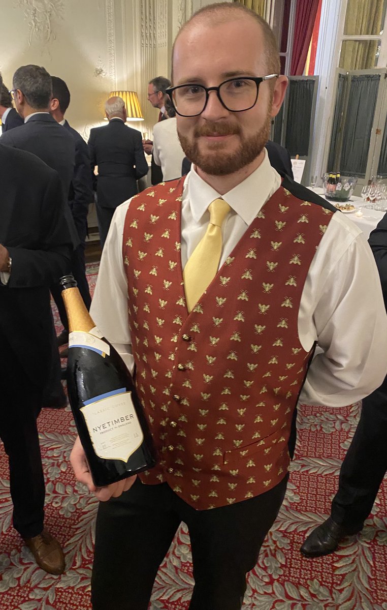 British_France's tweet photo. Welcome Sir @TomDrewUK to @UKinFrance a great pleasure to meet you at the #Residence #HoteldeCharost this #rentree ! Thank you for a wonderful party and #BritishinFrance wish you 4 years of joy and success! 🇬🇧🇫🇷@bernstephane @yoribailleres @johawleyUK https://t.co/yZpqILvv4X